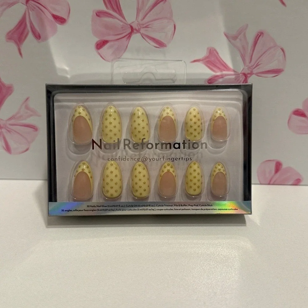 Nail‎ Reformation Yellow Studded Press-On Nails Short Almond
